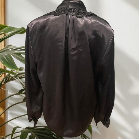 Stunning 80s vintage black satin and lace blouse - Picture 5 of 8